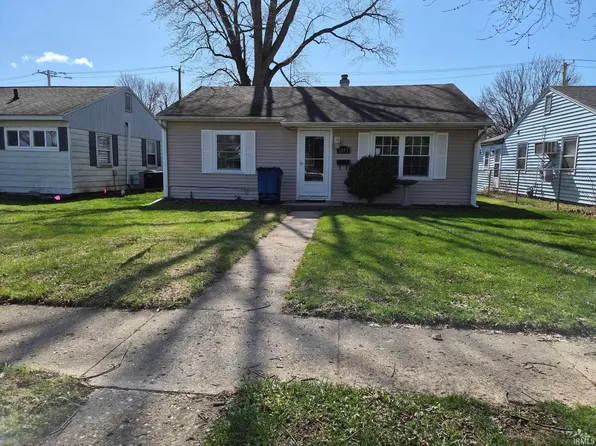 2107 W 8th St, Marion, IN 46953