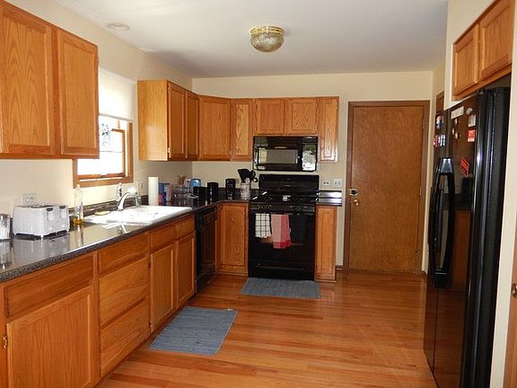 4th image of 427 Gerry St