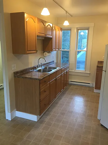 4 Pond St Photo 1