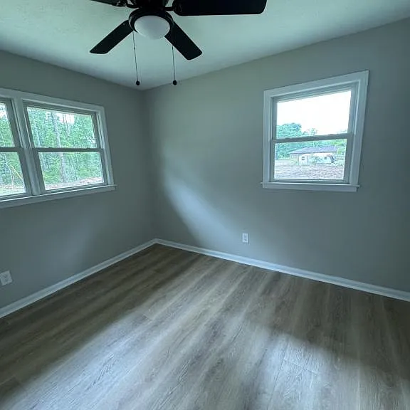 119 Dobbins Cir — Photo 15