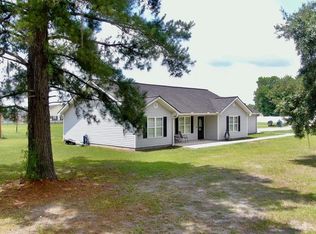 5702 Meadow Wood Dr, Blackshear, GA 31516