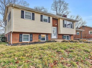 5949 Village Ln, Roanoke, VA 24019