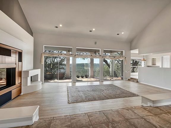 4th image of 9409 Bell Mountain Dr