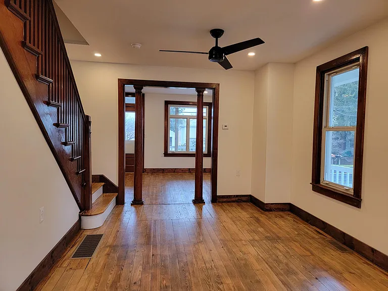 212 W Main St — Photo 5