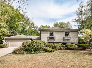 1425 Stonebridge Trl, Wheaton, IL 60189