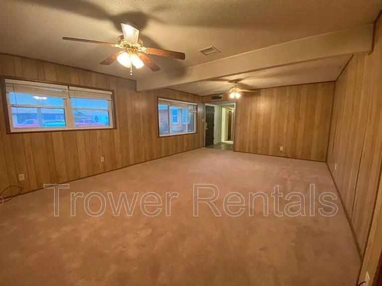 2620 Cambridge St — Photo 8