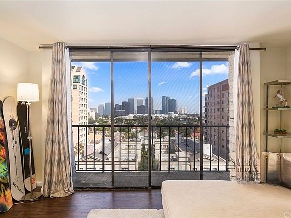 3rd image of 10535 Wilshire Blvd APT 1402