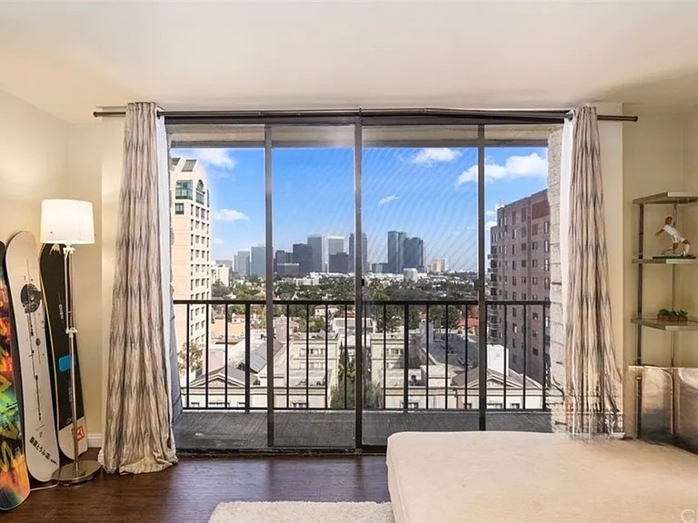 10535 Wilshire Blvd #1402 — Photo 3