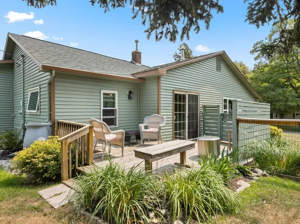 915 Elm St, Frankfort, MI 49635