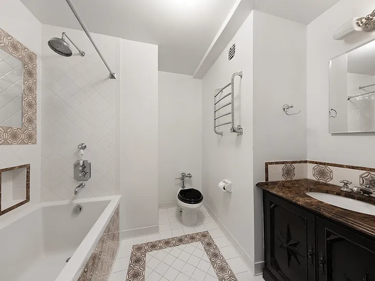 875 5th Ave #9GH — Photo 12