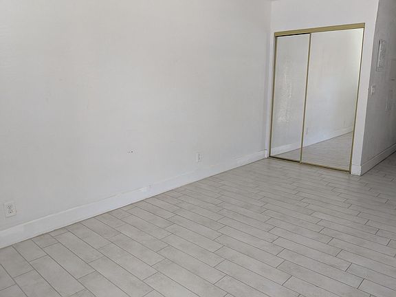 2nd image of 609 S Vine Ave APT A