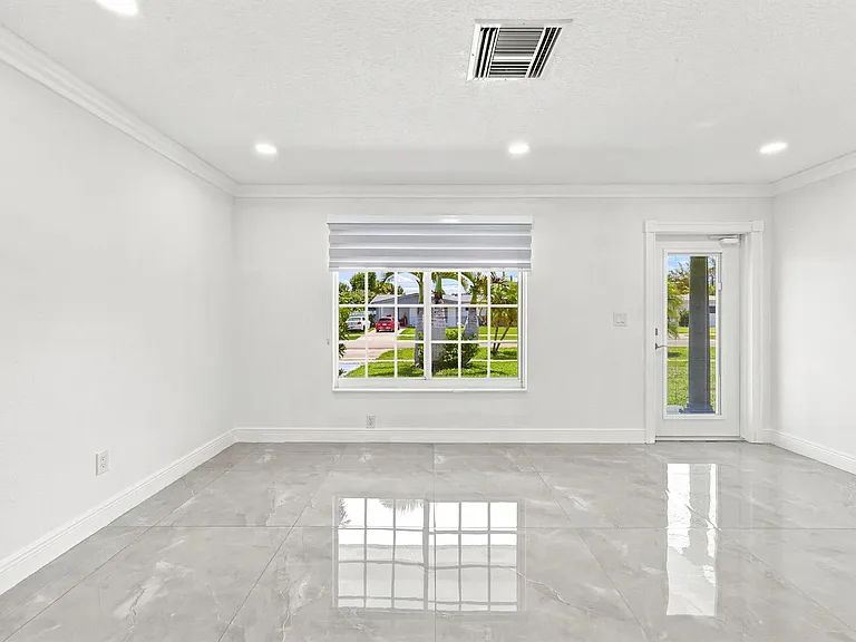 2649 Cedarcrest Rd — Photo 4