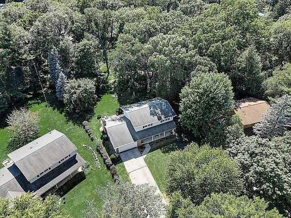 2nd image of 4961 Black Oak Dr