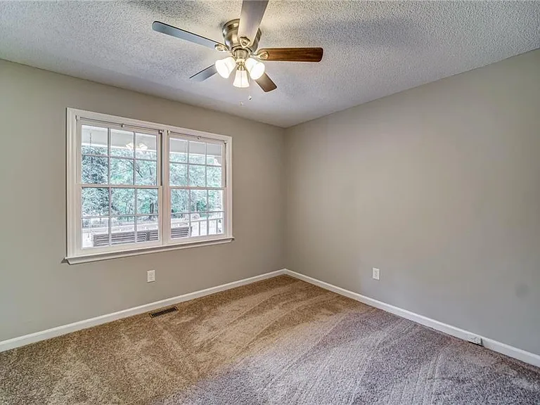 311 Mariner Cir — Photo 20
