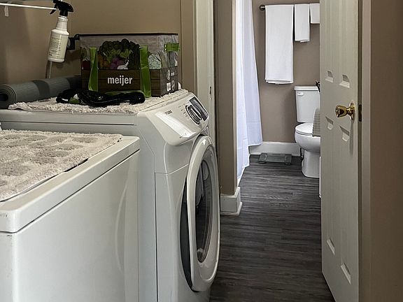 3rd image of 135 E Winter St #1