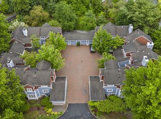 8 Railroad Pl, Pennington, NJ 08534