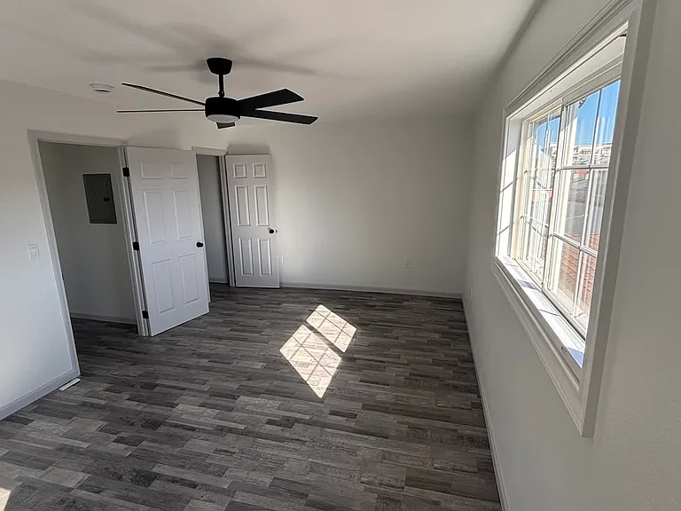 1035 Adams St #4 — Photo 7