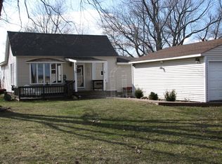 906 N Cr 800 E Rd, Tuscola, IL 61953