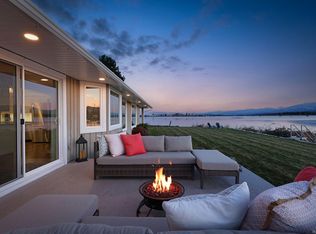 65 Jane St, Comox, BC V9M 3N3