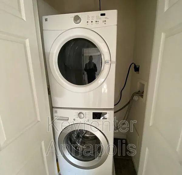 1161 Green Holly Dr — Photo 24