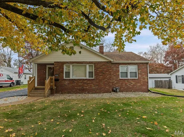 1615 N 17th St, Belleville, IL 62226
