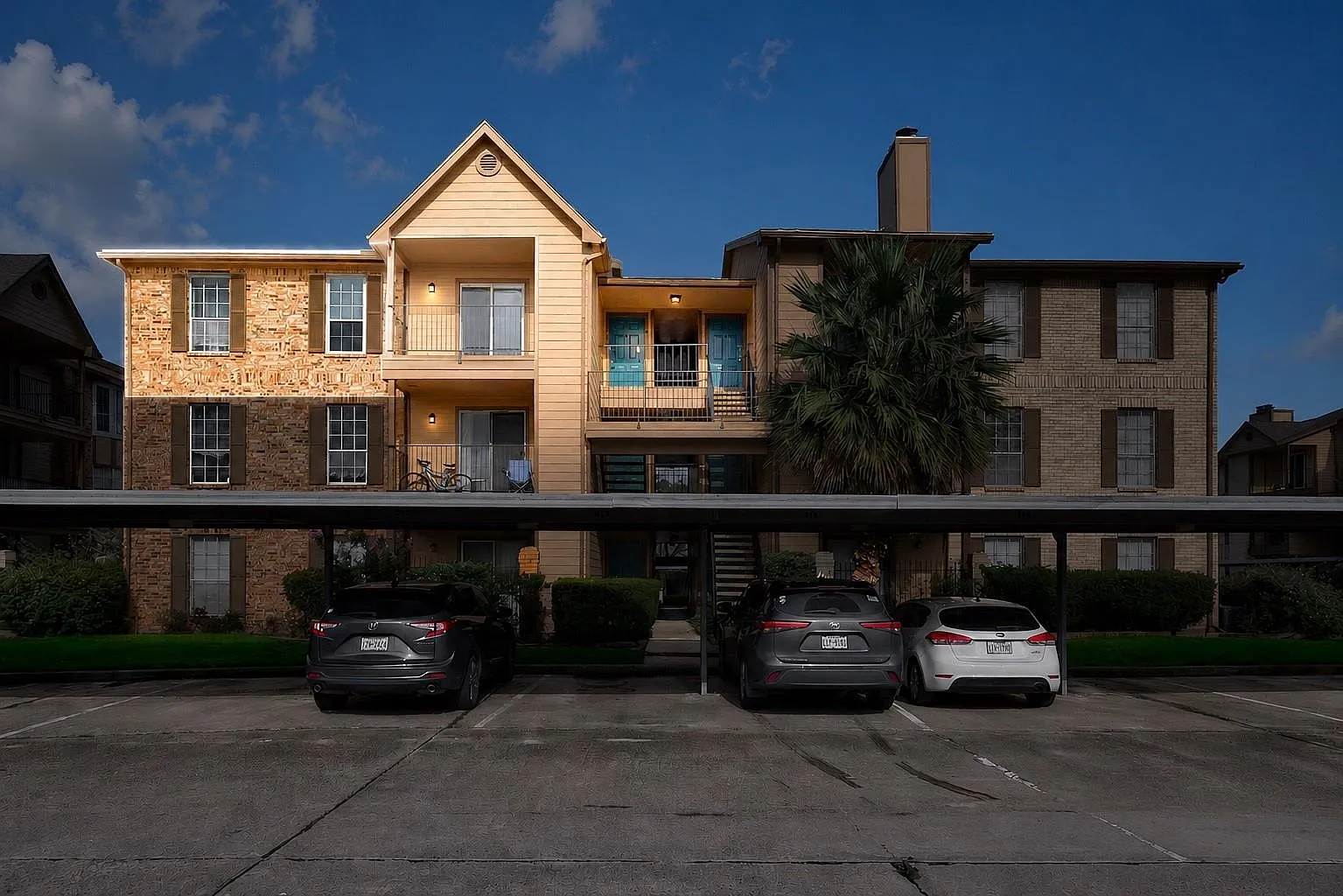 2121 Hepburn St — Photo 2