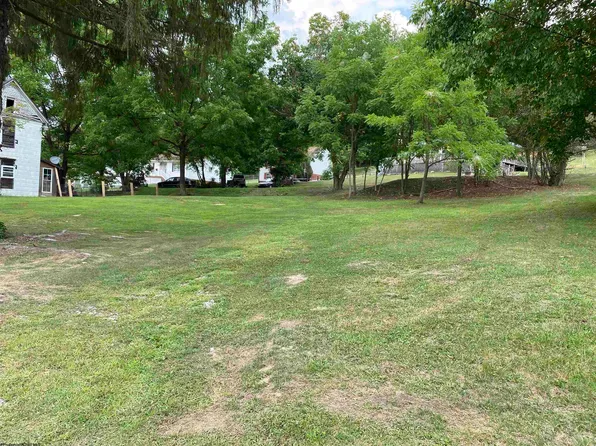 337 S Crim Ave, Belington, WV 26250