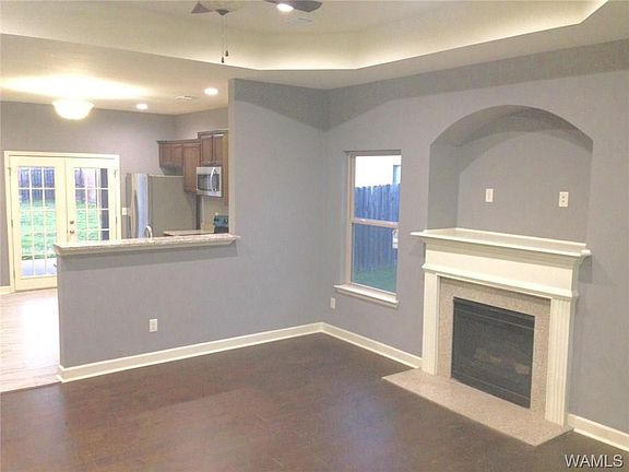 3rd image of 1435 Maxwell Cir