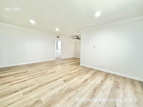 4th image of 6025 Whitsett Ave #6A