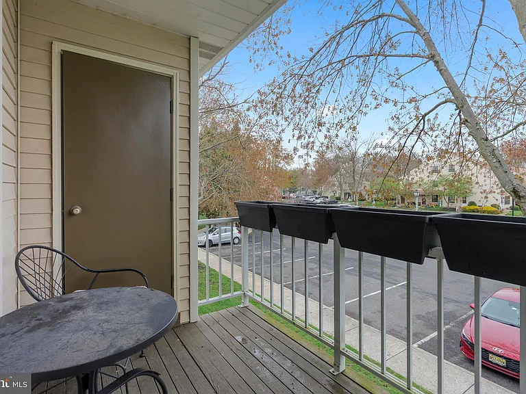 164 Bradford Ct #B — Photo 20
