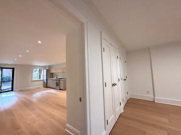 424 Pacific Street image 8 of 19