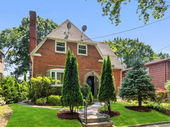 6 Harding Parkway, Mount Vernon, NY 10552