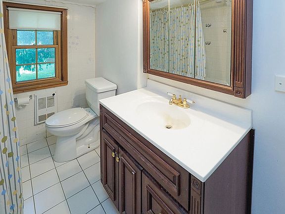 13208 South 44th St-123