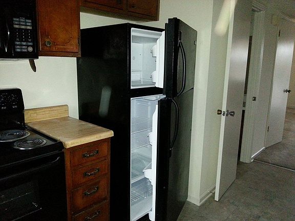 4th image of 148 Darlene Dr