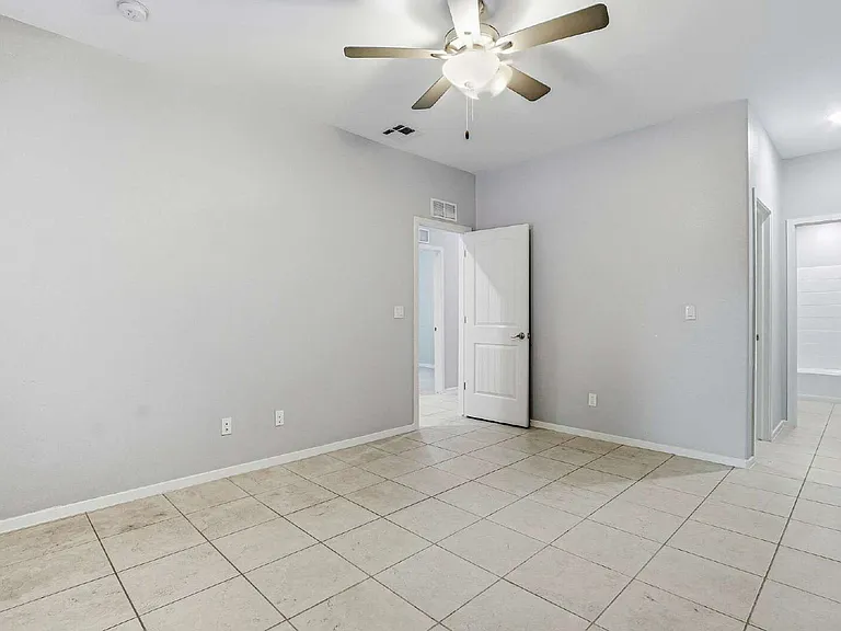 11500 Summer Dr #B — Photo 34
