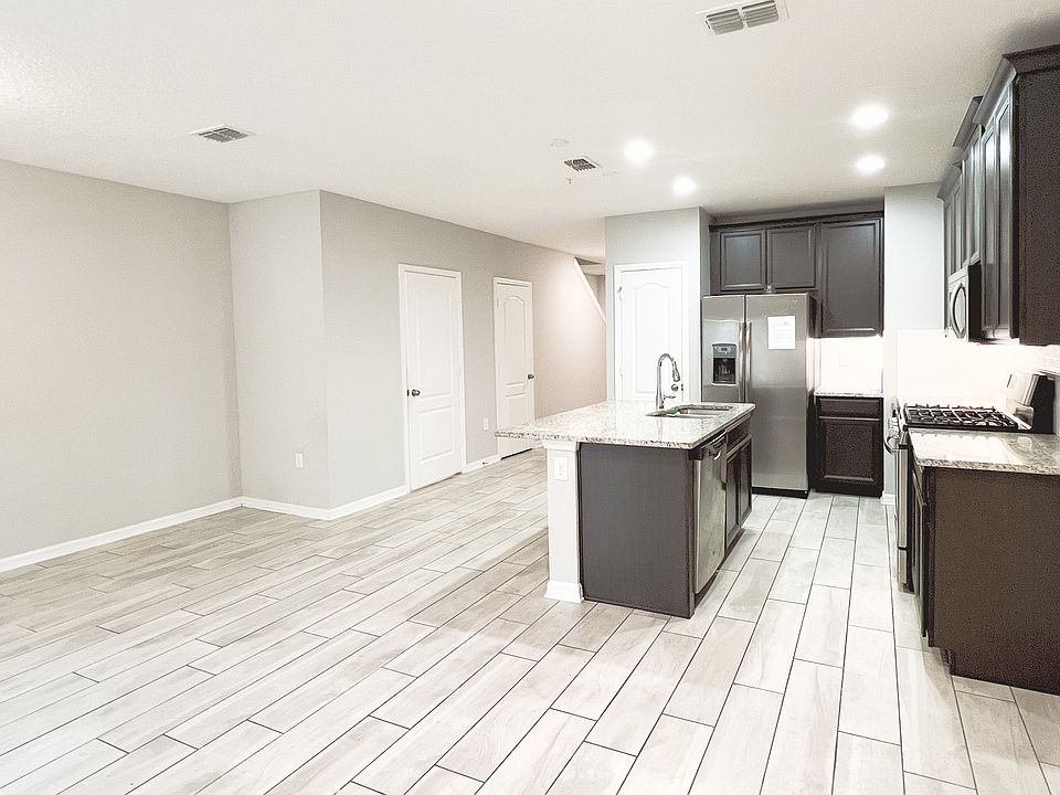 1st image of 108 Cedar Bark Ln
