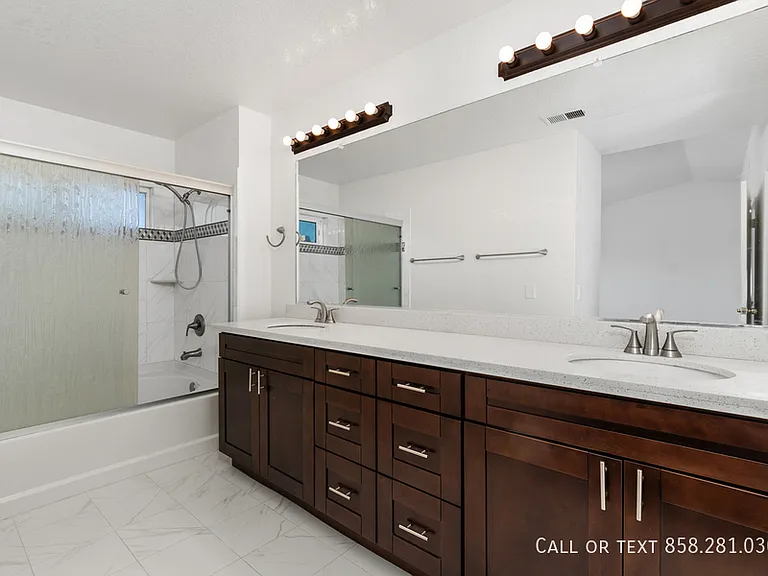 13327 Entreken Ave — Photo 20