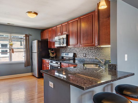 4th image of 6421 N Damen Ave APT 3E