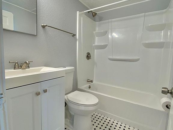 5th image of 1062 S Tennessee Ave #0