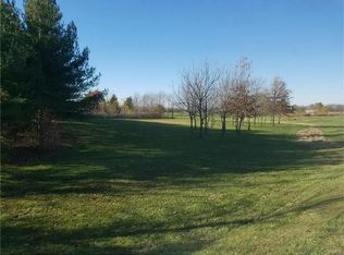 24425 Highline Rd, Ashley, IL 62808