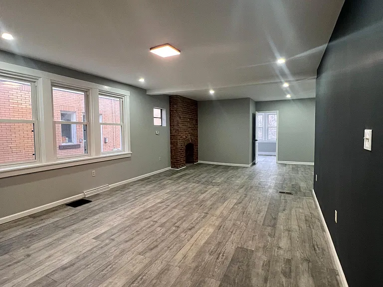 924 Clarissa St #1 — Photo 2