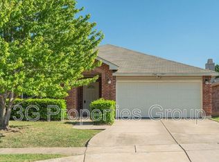 1744 Diamond Lake Trl, Justin, TX 76247
