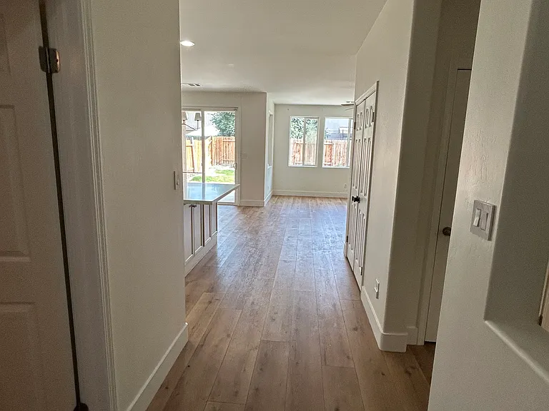 9012 Butterfly Rose Ave — Photo 3