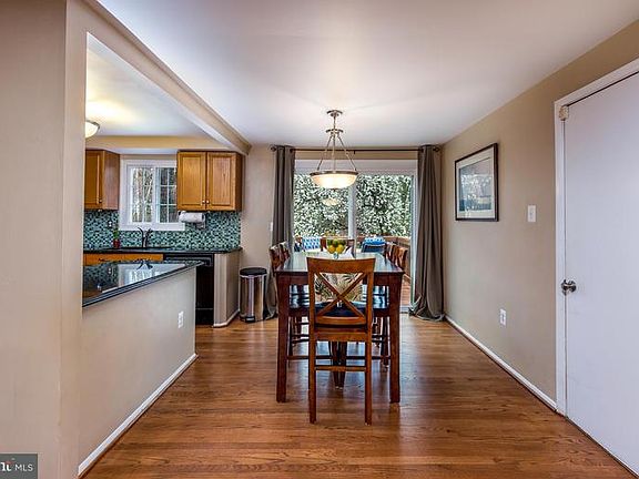 5th image of 9300 Willow Pond Ln