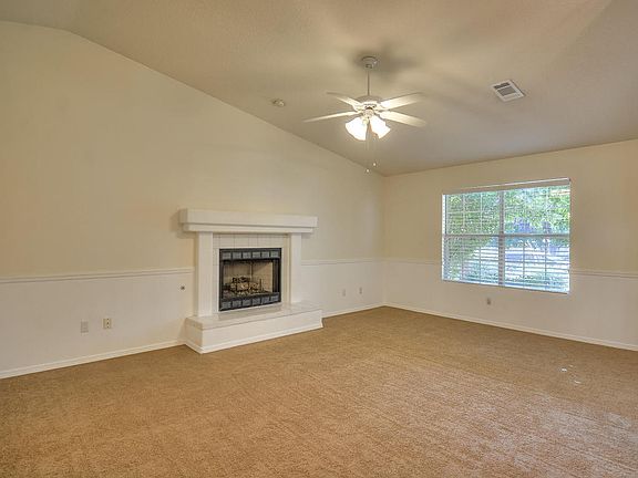 5th image of 9208 Yvonne Marie Dr NW
