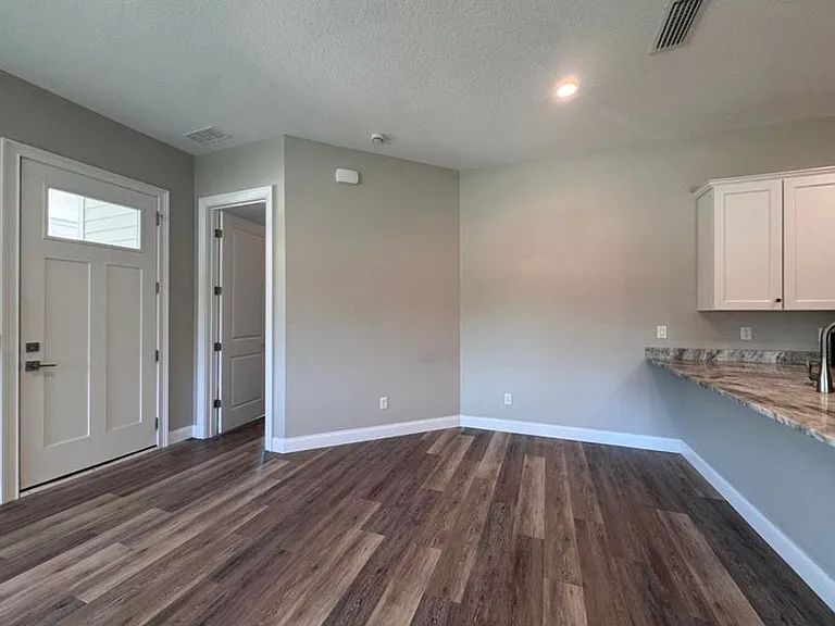 356 Seminole Dr — Photo 9