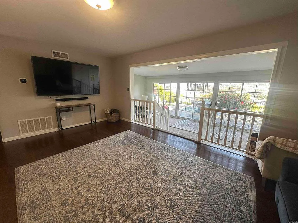 3 bed, 1620 sqft, $4,700 — Photo 3