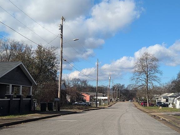 4th image of 2019 Robbins St