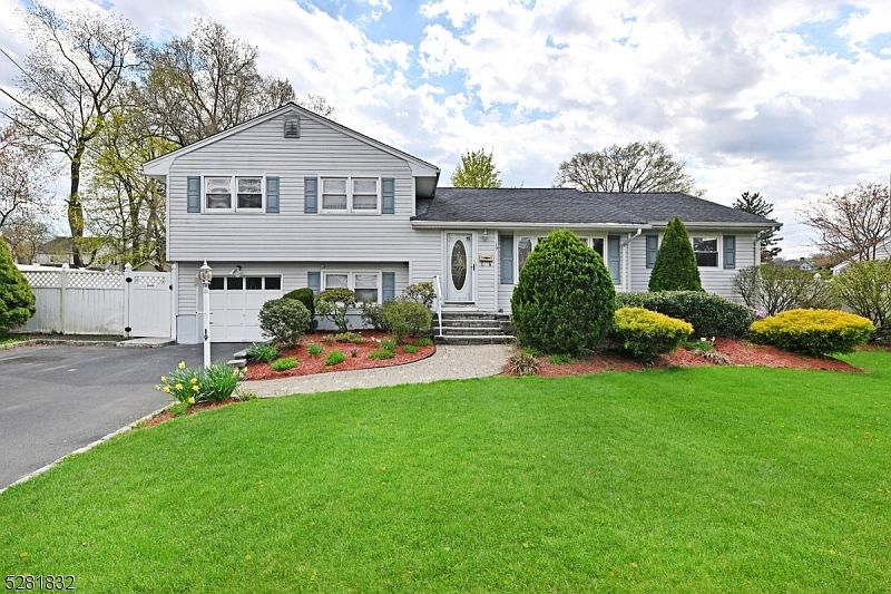 1st image of 19 Hartland Ave