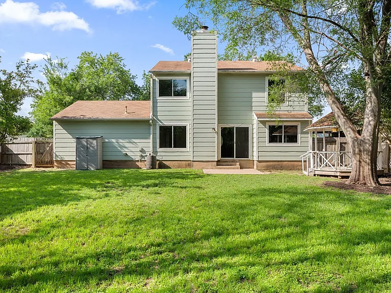 11811 Carshalton Dr — Photo 37